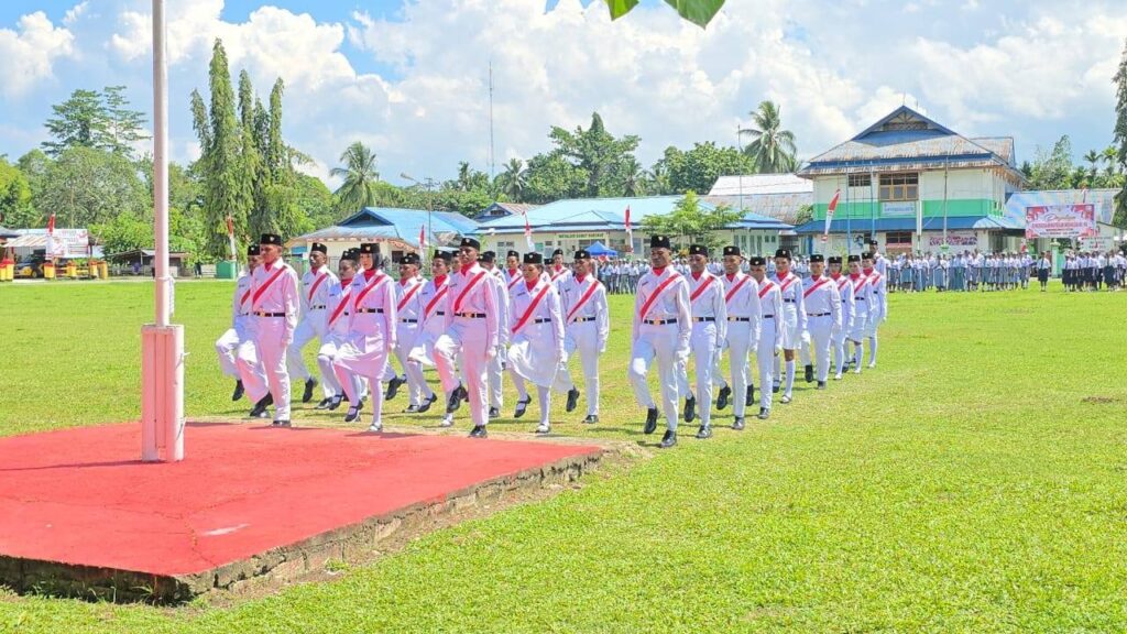 Nampak Paskibra di Lapangan Ucapan Distrik Nimbokrang