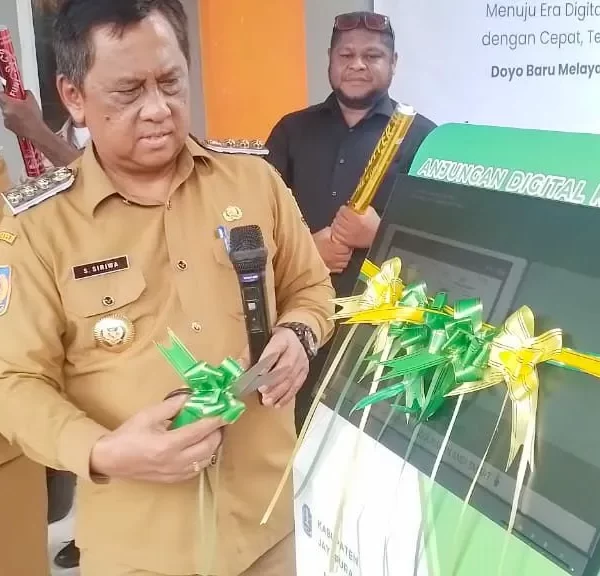 Launching Alat Digital Desa di Kantor Kampung Doyo Baru, Ini Harapan Pj Bupati Semuel