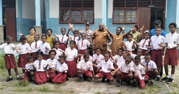 Internet di SD Amai Kembali Normal, Dinas Kominfo Kab.Jayapura di beri Apresiasi
