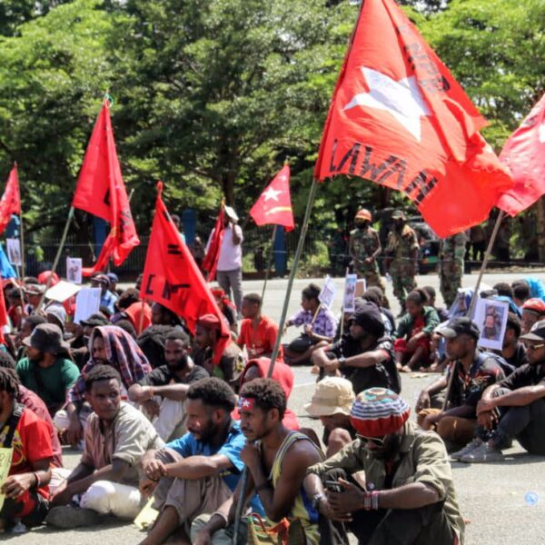 Perdana : Bendera KNPB Berkibar di Kompleks Kantor Bupati Jayapura